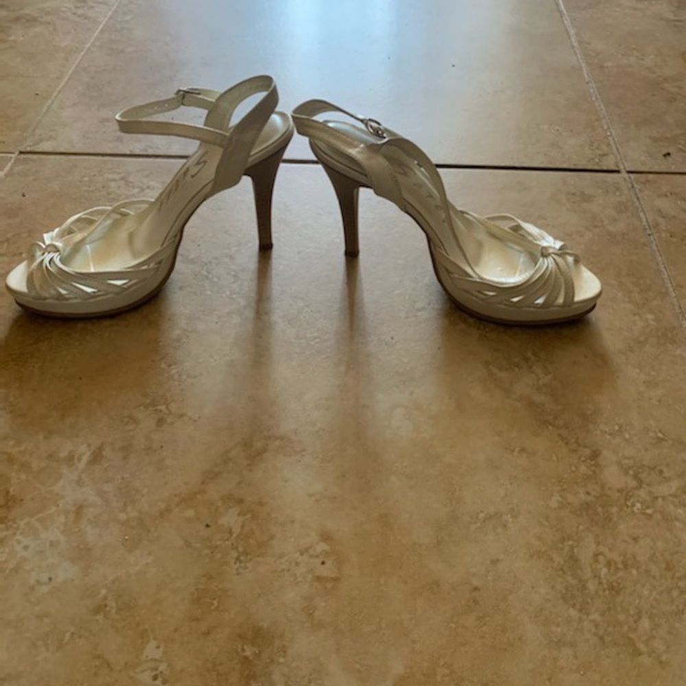 Stage cute white heel 4.5